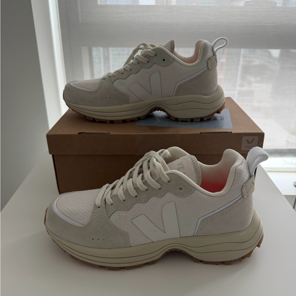 New Veja V-10 Style - size 10 - Picture 3 of 4